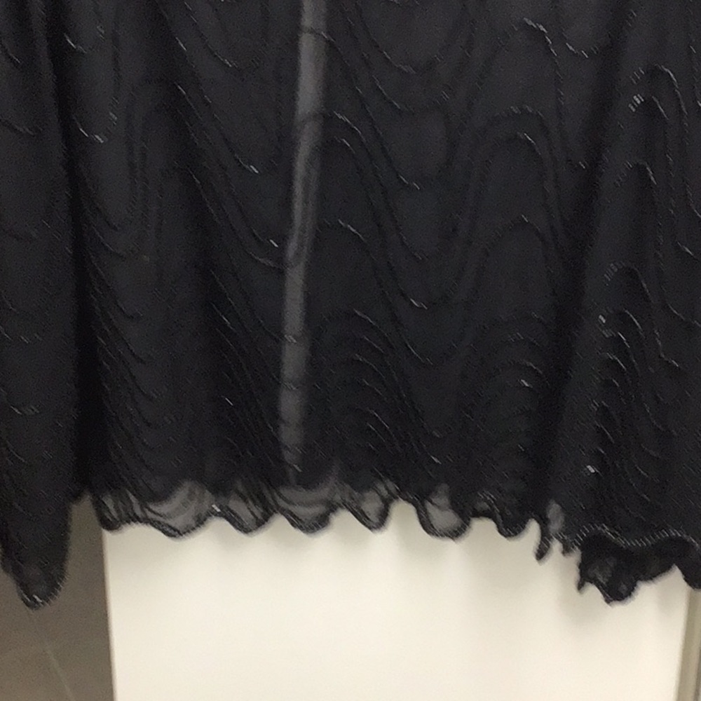 JMD BLACK SEQUINED TOP OPEN WITH ONE HOOK ON TOP. - Picture 10 of 14